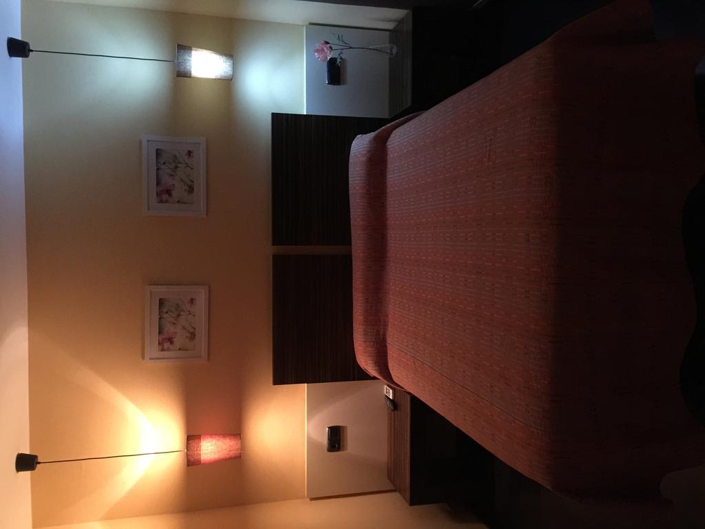 Hostal - Restaurante Asador Esperanza 韦斯卡 外观 照片